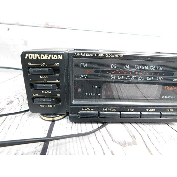 SoundDesign 3753 BLK AM-FM Dual Alarm Clock Radio Vintage Rare Tested/Working - Picture 2 of 5